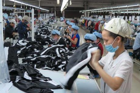 May mặc và giày dép giúp Campuchia duy trì tăng trưởng kinh tế