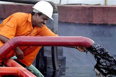 Iran mời gọi Nga đến với dầu mỏ Caspi