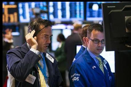 Nhóm cổ phiếu năng lượng kéo Dow Jones và S&P 500 giảm điểm 