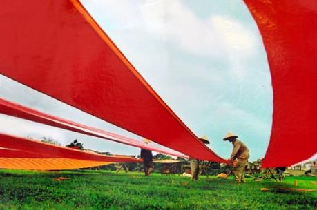 Lụa Vạn Phúc “vận lộn” trong cơn bão thị trường