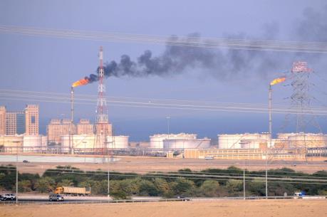 Thị trường dầu mỏ sẽ chưa cân bằng cho đến nửa đầu năm tới