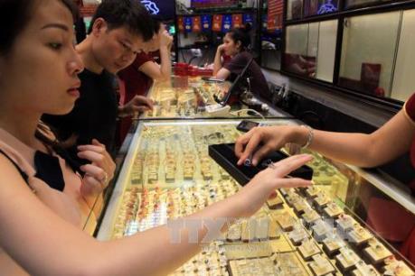 Giá vàng hôm nay 12/8 tiếp tục giảm