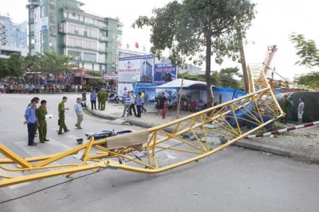 Hải Phòng: Sập cần cẩu tại công trường khiến 2 người thương vong