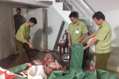 Phát hiện kinh hoàng: Gần 5 tấn thịt lợn bẩn được tuồn vào chợ