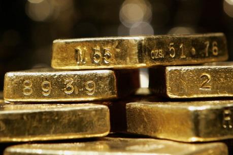 Vàng rời khỏi mức thấp trong 6 năm
