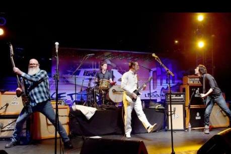 Ban nhạc "Eagles Of Death Metal"  trở thành biểu tượng tự do sau vụ khủng bố ở Paris