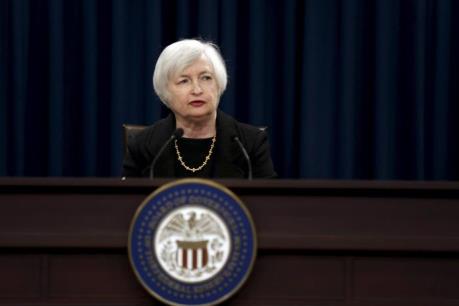 Chủ tịch Fed bảo vệ chính sách lãi suất thấp