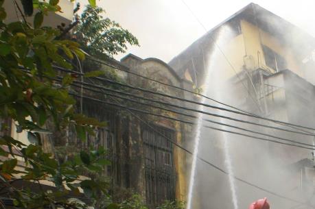 Hà Nội: Cháy lớn ở chung cư Vimeco Cầu Giấy