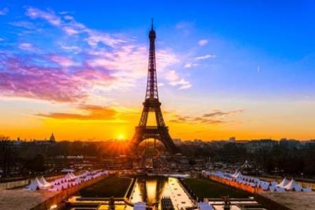 Ngành du lịch Paris dần hồi phục sau vụ khủng bố