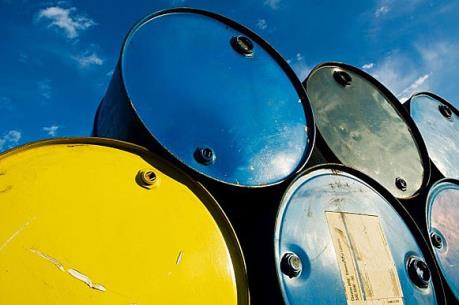 Mối lo dư cung "ngự trị" trên thị trường dầu mỏ