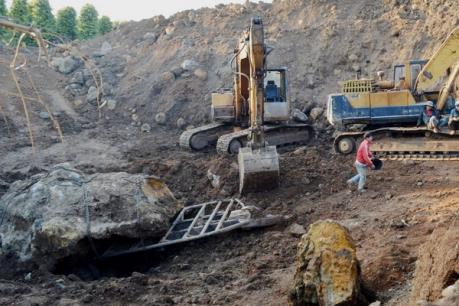 Bùng nổ nạn khai thác khoáng sản trái phép ở Đắk Nông