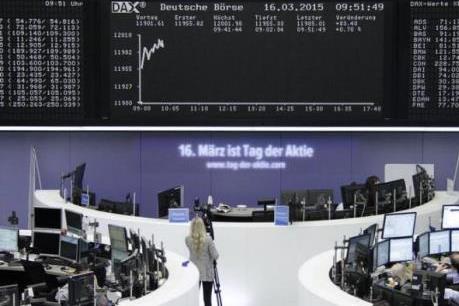 Sắc xanh-đỏ đan xen trên bản đồ chứng khoán thế giới