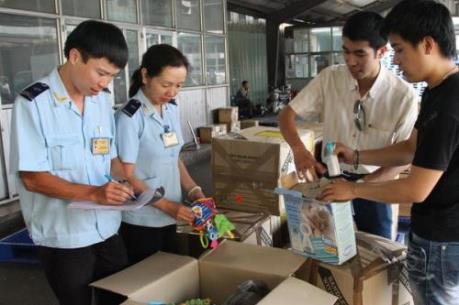 Phó Thủ tướng Nguyễn Xuân Phúc kiểm tra công tác an ninh tại sân bay Nội Bài