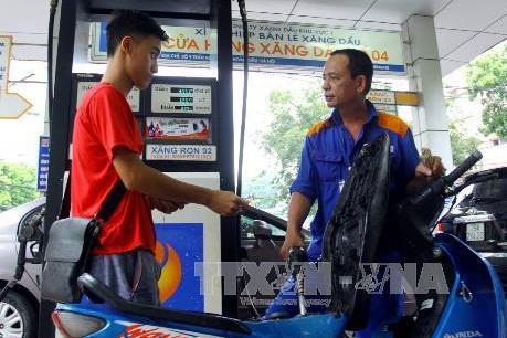 Xăng tiếp tục giảm 258 đồng/lít