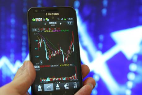 Thanh khoản thấp khiến hai sàn cùng giảm điểm 