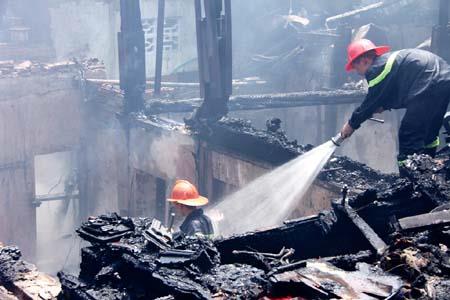 Hà Nội: Di dời khẩn cấp các hộ dân đang sinh sống tại 8 khu nhà gỗ phường Chương Dương