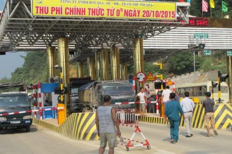 Dân ngăn cản hoạt động Trạm thu phí giao thông BOT Xuân Mai vì phí cao