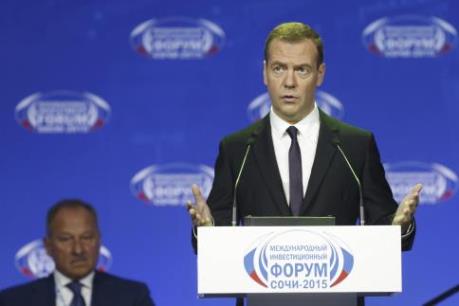 Thủ tướng Nga kỳ vọng kinh tế sẽ tăng 1% năm 2016