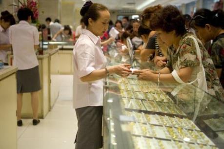 Giá vàng thế giới chứng kiến tuần giảm giá thứ 7 trong 8 tuần qua