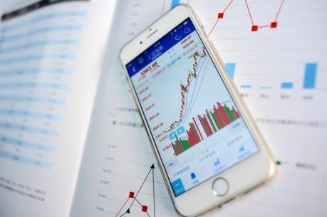 Cổ phiếu dầu khí lao dốc, VN-Index tiếp tục giảm điểm