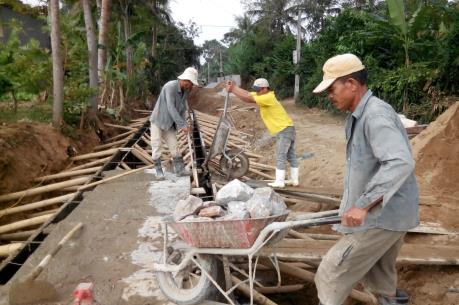 Xây dựng nông thôn mới: Tránh huy động cạn kiệt để dân tin tưởng