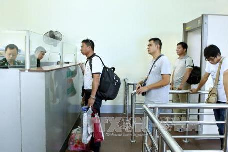Thí điểm đón khách du lịch Trung Quốc sử dụng giấy thông hành