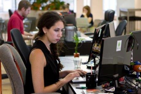 Thị trường lao động Anh: Nữ giới “lép vế”