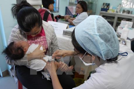 Vắc xin “xách tay”: Bộ Y tế khuyến cáo người dân không nên tự tiêm 