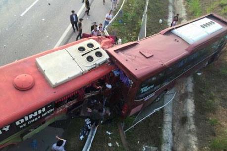 Tai nạn xe khách trên cao tốc Nội Bài - Lào Cai: 26 người gặp nạn