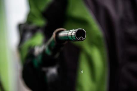 Giá dầu thế giới tăng mạnh