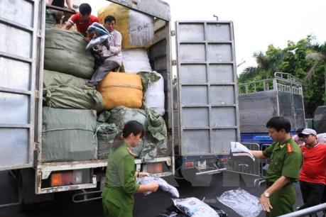 Liên tiếp bắt giữ các lô hàng không rõ nguồn gốc thẩm lậu vào Hà Nội