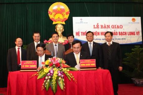 Bàn giao hệ thống điện đảo Bạch Long Vỹ về EVN