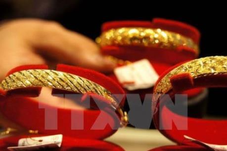 Thị trường vàng khởi sắc nhờ giá dầu tăng và đồng USD giảm