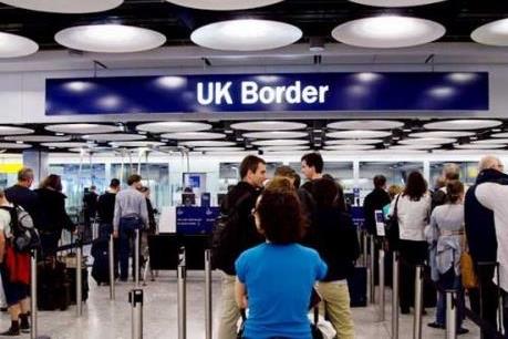 Pháp và Đức tìm cách thỏa hiệp với Anh về phúc lợi cho người nhập cư