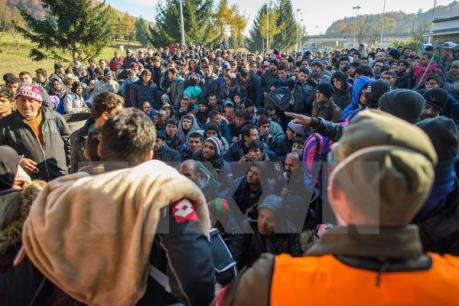 Khủng hoảng di cư tiếp tục làm châu Âu đau đầu