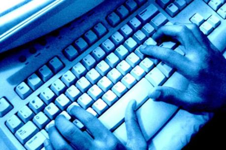 Khởi tố nữ quái dùng facebook bán hàng chiếm đoạt gần 300 triệu đồng