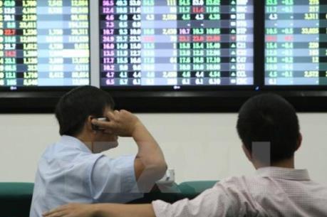 VN-Index giảm hơn 6 điểm do thông tin từ thị trường chứng khoán Trung Quốc, 