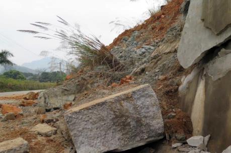 Quốc lộ 37 đoạn qua Tuyên Quang bị lở nghiêm trọng