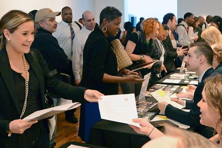 Sự "kiên cường" của kinh tế Mỹ được thể thiện rõ trên thị trường lao động