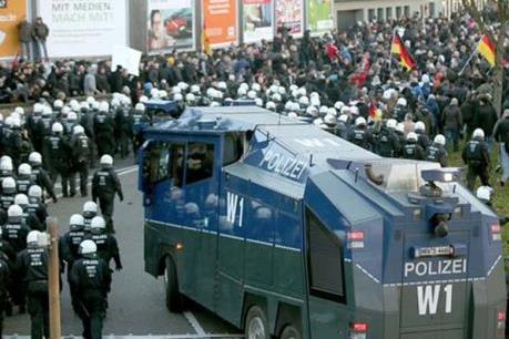 Vấn đề người di cư: Người nhập cư ở Cologne bị tấn công trả thù