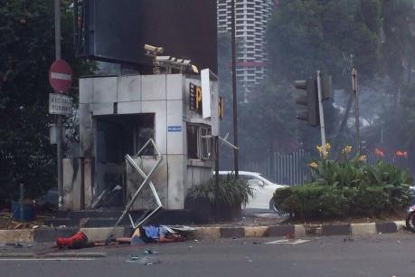 Tin mới vụ khủng bố ở Jakarta: Ít nhất 7 người thiệt mạng 