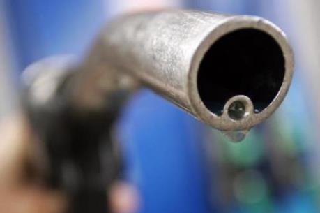 Giá dầu chạm "đáy" mới 12 năm do nhân tố Iran