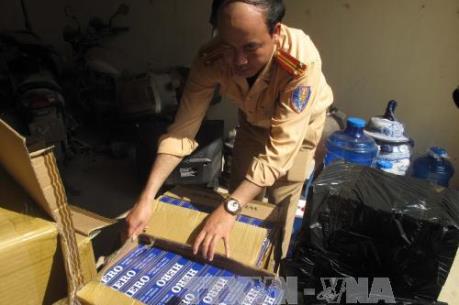 Bắt giữ nhiều vụ vận chuyển và buôn bán lượng lớn thuốc lá, xì gà nhập lậu