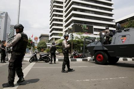 Vụ khủng bố ở Jakarta: Xác định danh tính nghi phạm thứ 2, bắt giữ 12 nghi can
