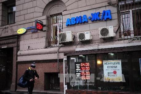 Chứng khoán Nga và đồng ruble giảm giá mạnh do giá dầu