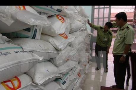 Tây Ninh điều tra đường dây nhập lậu đường từ Campuchia