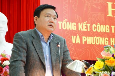 Bộ trưởng Đinh La Thăng yêu cầu tháo hết biển báo bất hợp lý