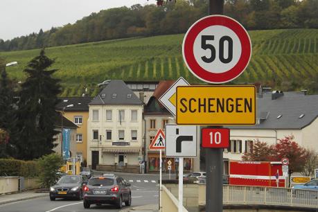 EC cảnh báo nguy cơ khối Schengen tan rã