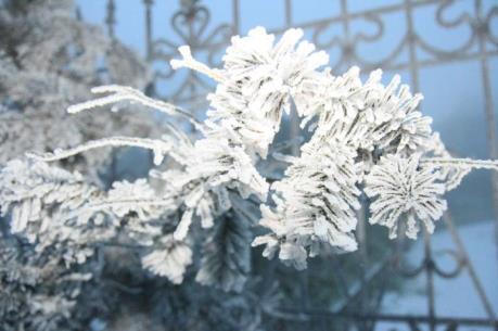 Băng tuyết vẫn phủ trắng nhiều nơi vùng núi phía Bắc