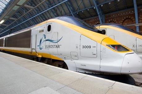 Tàu cao tốc Eurostar bị cháy, 700 hành khách mắc kẹt trên đường